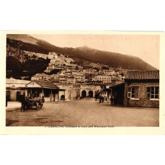 5. Gibraltar the Entrance to Town and Waterport Gate Postcard - Picture 1 of 2